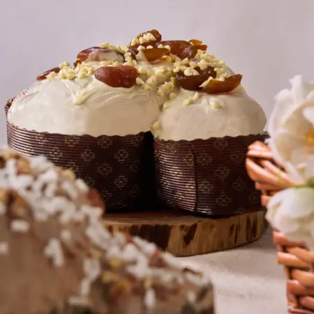 Colomba Vesuviella, pastiera del vesuvio, con albicocca pellecchiella